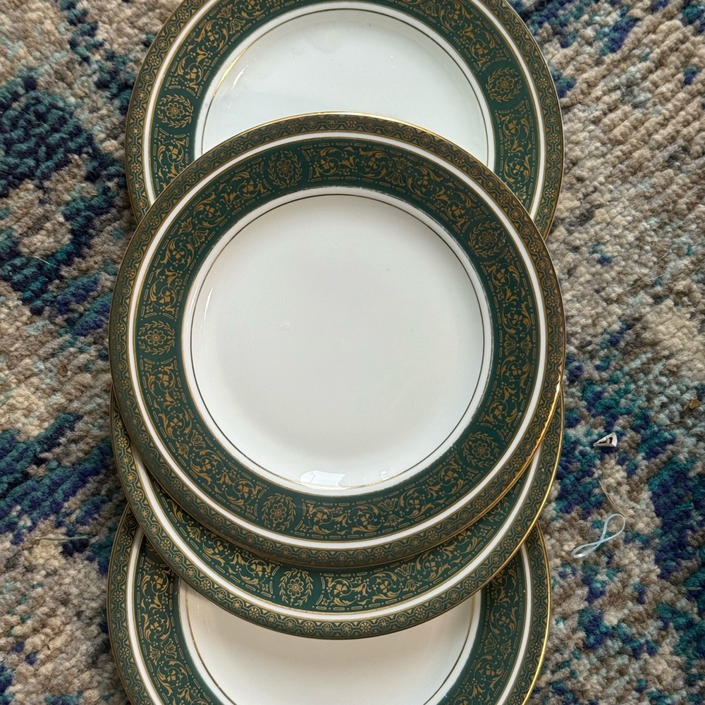 Royal Doulton “Vanborough Green” 6 1/2” Bread and butter plates set of 4.